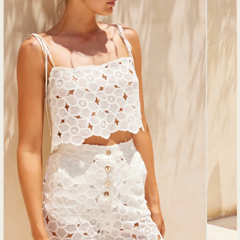 NWT AQUARI Crystal Cove Cami in Seashell White S